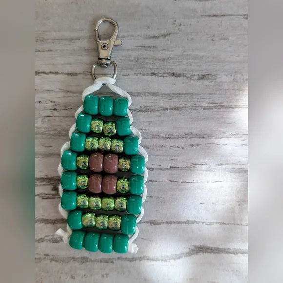Handcrafted Avocado Beaded Keychain - Picture 2 of 3